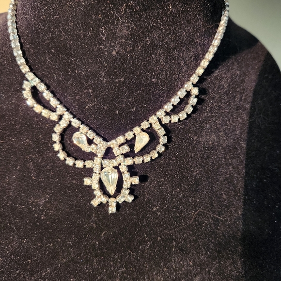 KARU RHINESTONE NECKLACE - Picture 4 of 5